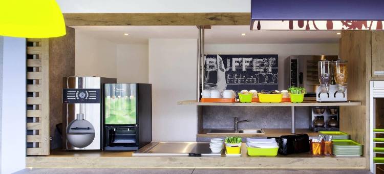 宜必思快捷酒店克莱蒙费朗北里永(Ibis Budget Clermont Ferrand Nord Riom)图片