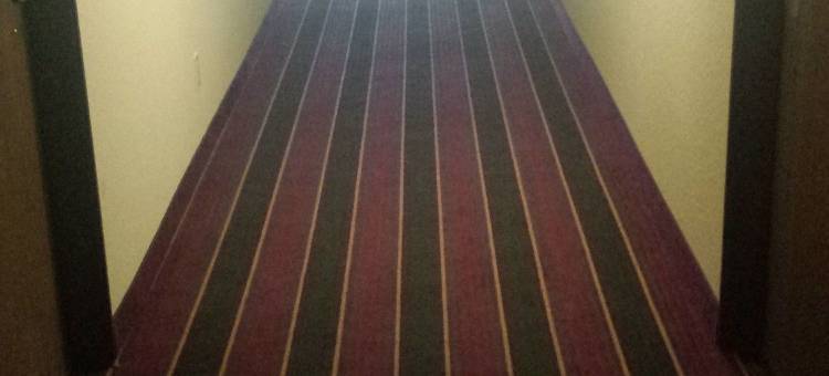 雷丁速8酒店(Super 8 by Wyndham Redding)图片