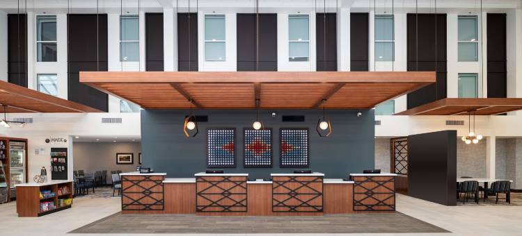 东麦迪逊希尔顿逸林酒店(Doubletree by Hilton East Madison East)图片