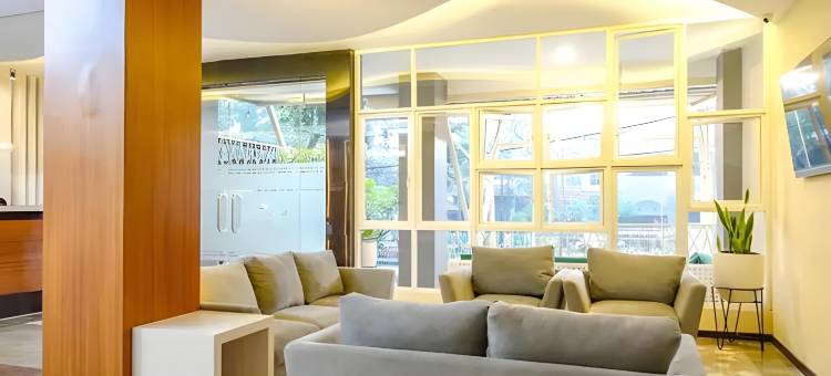 玛琅甜蜜民宿 - 伊斯兰教法 - RedDoorz合作(De Malang Sweet Homestay Syariah Mitra RedDoorz)图片