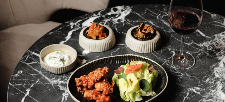 MYTHIC SANA 市中心套房 - 新开业(MYTHIC SANA Downtown Suites)图片