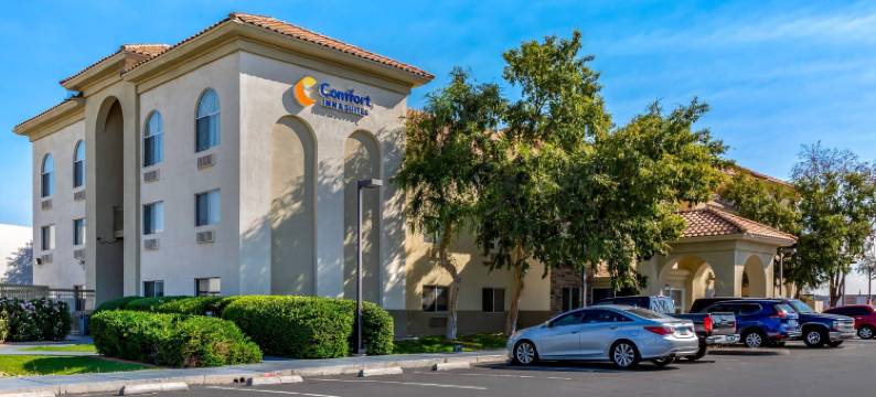 凤凰城北/鹿谷舒适套房酒店(Comfort Inn & Suites Phoenix North - Deer Valley)图片