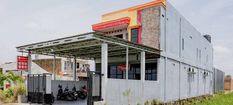RedDoorz Near Dr Oen Solo Baru Hospital图片