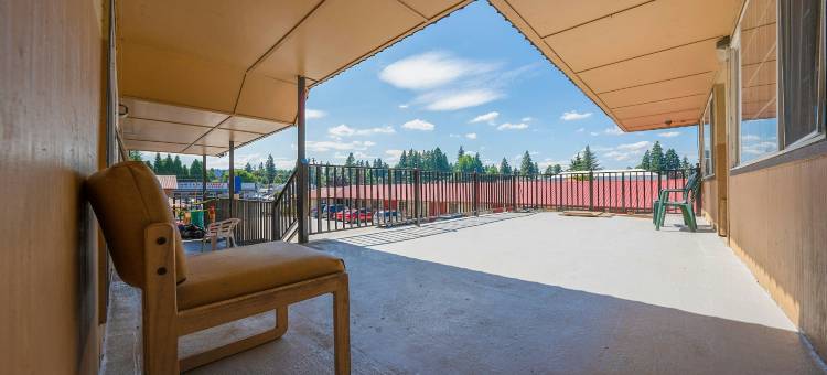 OYO 格拉德斯通经济旅店 - 波特兰/克拉克默斯(Budget Inn Gladstone by OYO - Portland Clackamas)图片