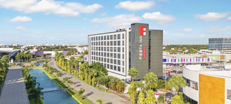 坎昆孔布嘉年华快捷(Fiesta Inn Express Cancún Cumbres)图片