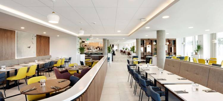 伦敦斯坦斯特德机场希尔顿欢朋酒店(Hampton by Hilton London Stansted Airport)图片