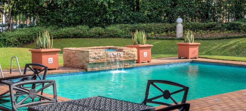 米兰德瀑布城镇旅馆(Town Lodge Waterfall, Midrand)图片