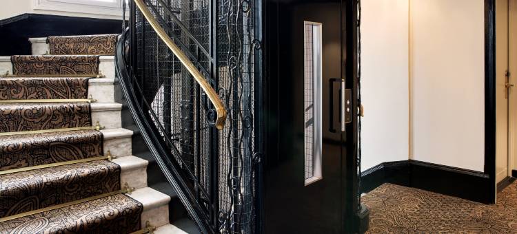 巴黎蒙马特高地罗什舒阿尔酒店(带巴黎圣心堂景观)(Hotel Rochechouart)图片