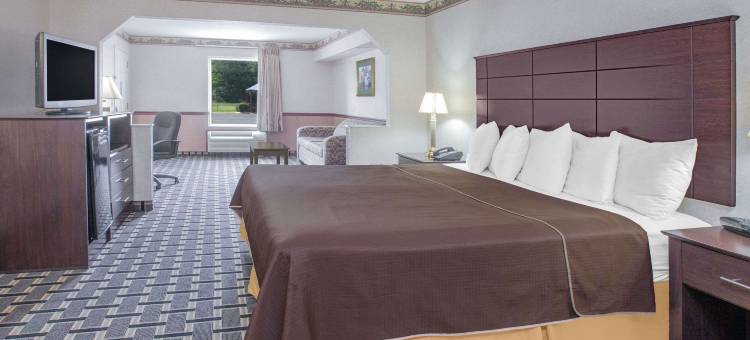 派恩布拉夫戴斯套房酒店(Days Inn & Suites by Wyndham Pine Bluff)图片