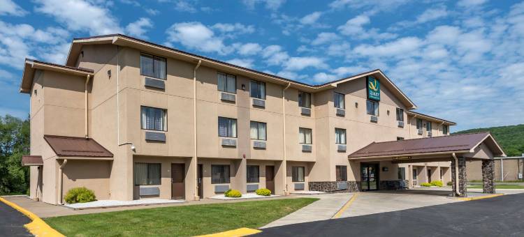 品质套房酒店(Quality Inn & Suites Warren)图片