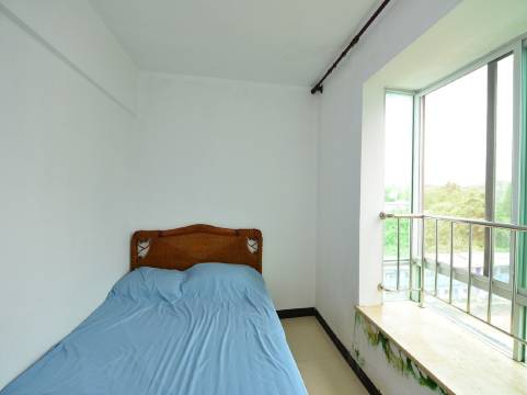 四季春避暑山庄民宿(红庄路1号分店)