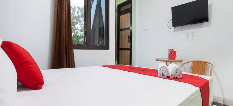 红多兹伊斯兰酒店-近DBL竞技场2号(RedDoorz Syariah Near Dbl Arena 2)图片