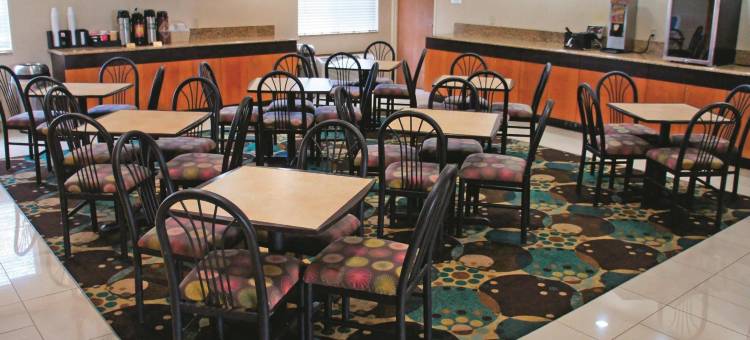 拉昆塔温德姆酒店套房佩鲁饥饿岩石州立公园(La Quinta Inn & Suites by Wyndham Peru Starved Rock St Park)图片