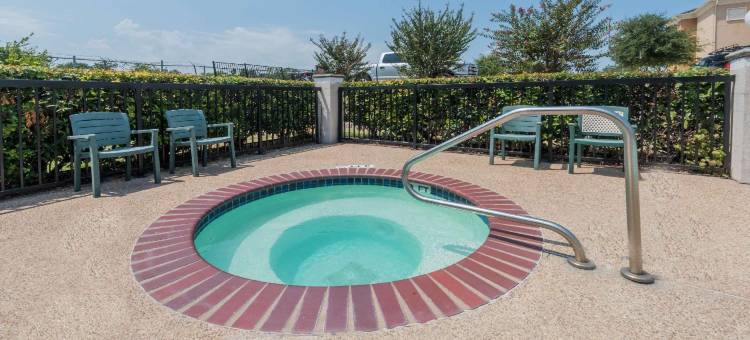 南沃斯堡市中心温德姆速 8 酒店(Super 8 by Wyndham Fort Worth Downtown South)图片