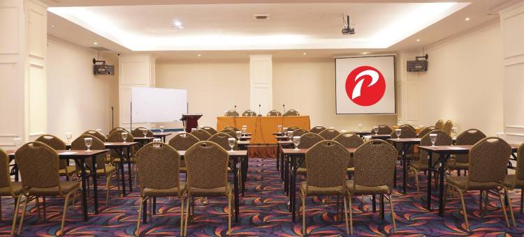德普里马酒店帕蒂穆拉马卡萨尔(D'Primahotel Pattimura Makassar)图片