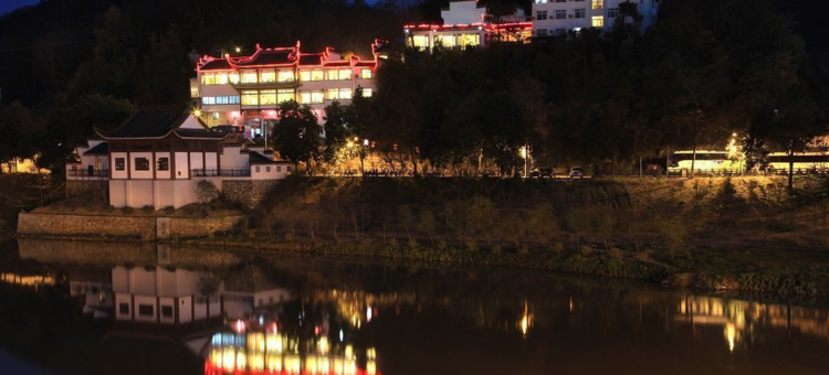 歙县披云山庄图片