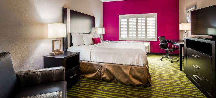 狄利贝斯特韦斯特优质套房酒店(Best Western Plus Dilley Inn  Suites)图片