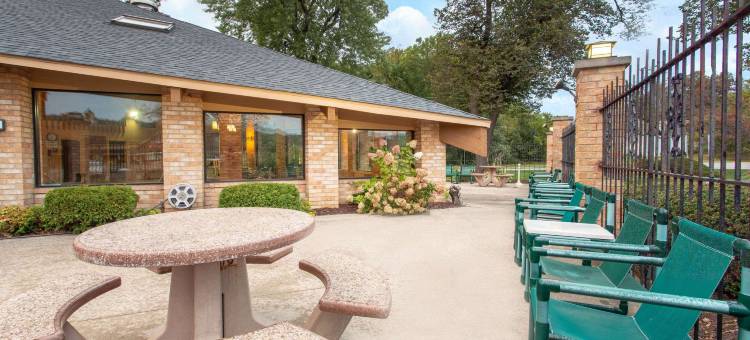 德拉菲尔德美吟温德姆酒店(AmericInn by Wyndham Delafield)图片