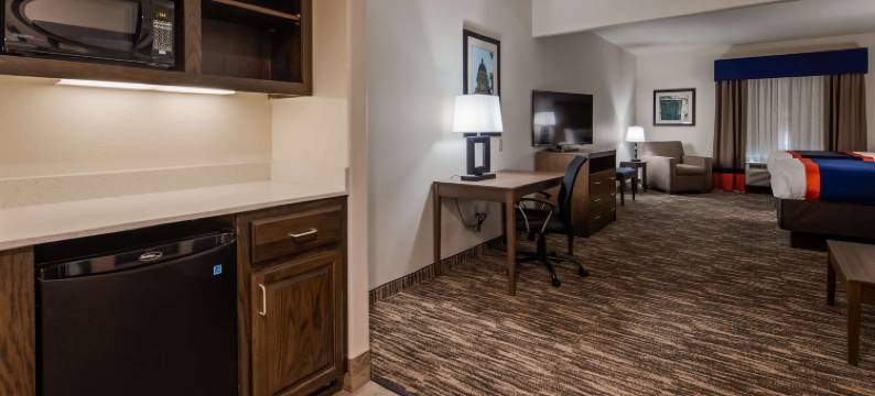 阿德莫尔贝斯特韦斯特优质套房酒店(Best Western Plus Ardmore Inn  Suites)图片