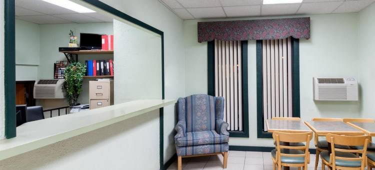 拉顿速8酒店(Super 8 by Wyndham Raton)图片