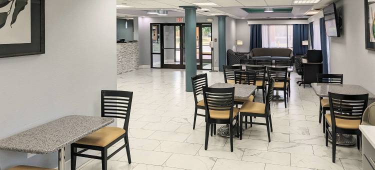 坎贝尔堡凯艺酒店(Quality Inn Oak Grove Fort Campbell)图片