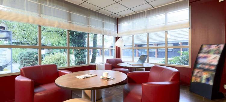 康铂埃克斯勒班酒店(Campanile NATURE - Aix Les Bains)图片