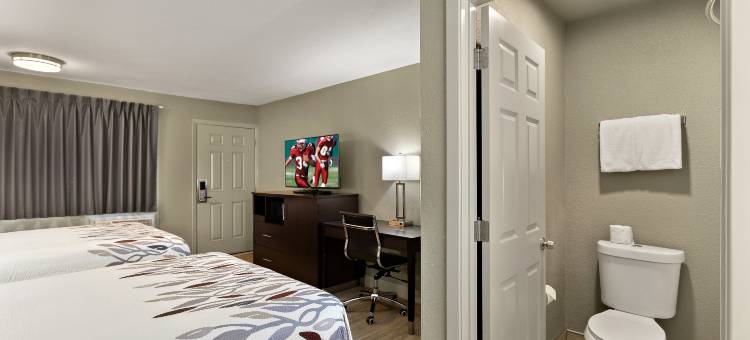 雷丁红顶酒店(Red Roof Inn Redding)图片