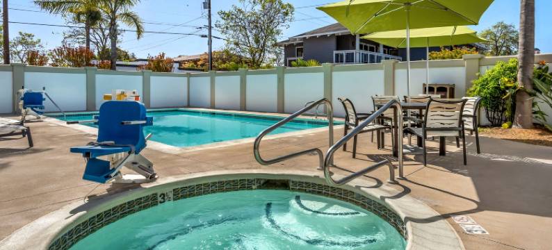 开普拓拉阿贝斯特韦斯特优质套房酒店(Best Western Plus Capitola by-The-Sea Inn  Suites)图片