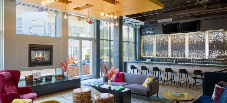 查尔斯顿机场雅乐轩酒店及会议中心(Aloft Charleston Airport & Convention Center)图片