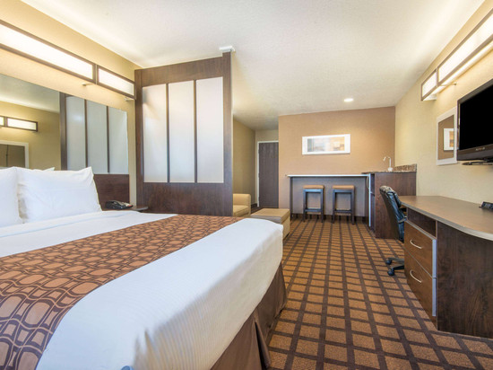 蒙哥马利温德姆麦客达套房酒店