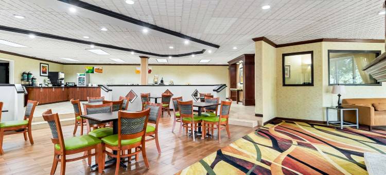 品质酒店及套房佛罗伦萨市民中心(Quality Inn & Suites Civic Center)图片