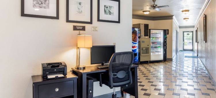 盖洛普 I-40 出口 20 号凯艺套房酒店(Quality Inn & Suites Gallup I-40 Exit 20)图片