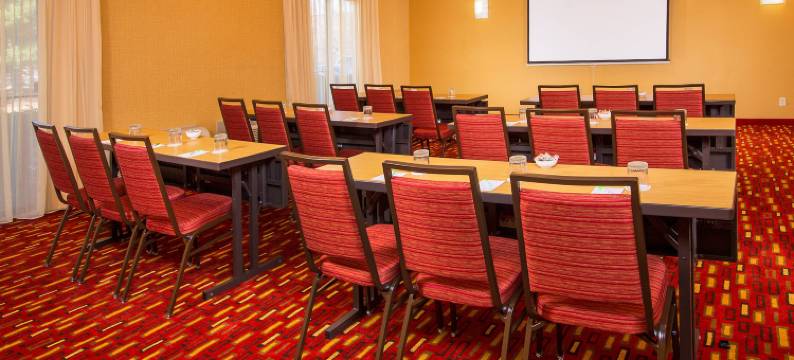 万怡马纳萨斯战地公园酒店(Courtyard Manassas Battlefield Park)图片