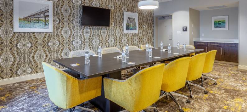 伯灵顿欢朋套房酒店(Hampton Inn & Suites Burlington)图片