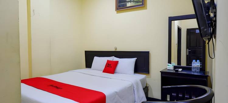 RedDoorz邻近Citraland水上公园Kendari(RedDoorz Near Citraland Waterpark Kendari)图片