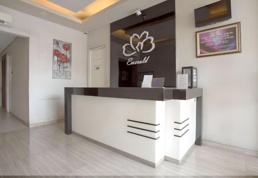 Life Emerald Hotel Surabaya Hotel Overview