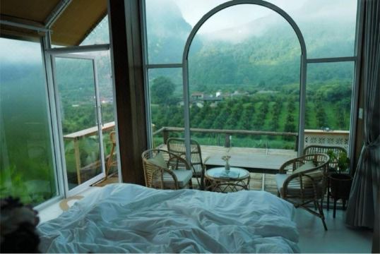 Akha PhamiO Hotel Overview