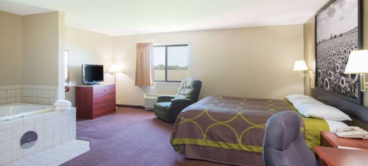 艾奥拉温德姆速8酒店(Super 8 by Wyndham Iola KS)图片