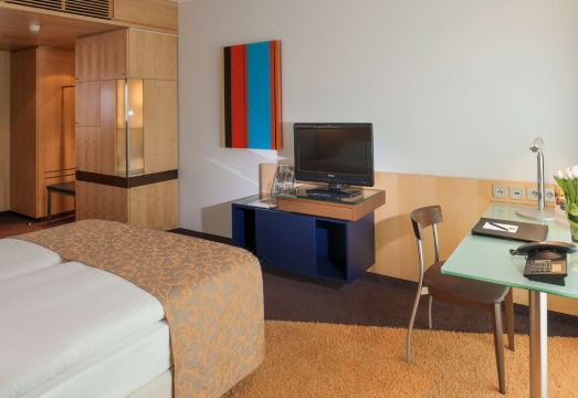 Dorint An der Messe Köln Hotel Overview