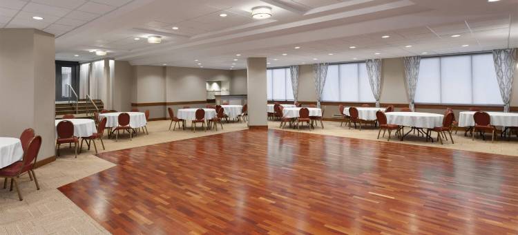 温德姆华美达酒店-密尔沃基(Ramada by Wyndham Milwaukee)图片