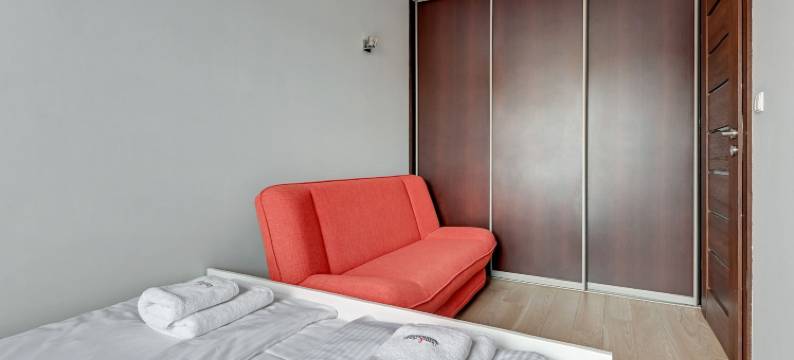 大教堂与房屋 - 日出公寓(Sunrise Apartments Close to the Beach & by Noclegi Renters)图片