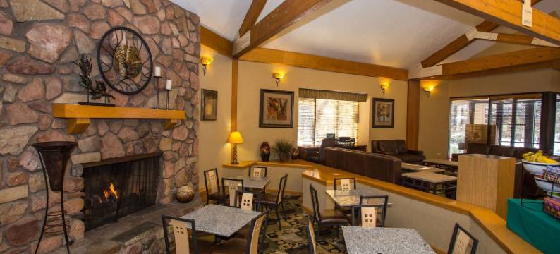 舒适酒店靠近韦尔比弗河(Comfort Inn Near Vail Beaver Creek)图片