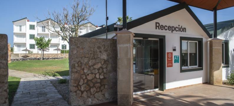 梅诺卡卡拉布拉内斯皮埃尔假日酒店式公寓(Pierre & Vacances Menorca Cala Blanes)图片