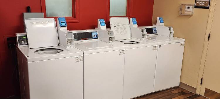 哥伦布东郊区开间公寓(Suburban Studios Columbus East)图片