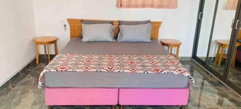 弗利克安弗洛克的宽敞的四床别墅屋顶酒吧(Spacious 4-Bed Villa in Flic en Flac Roof Top Bar)图片