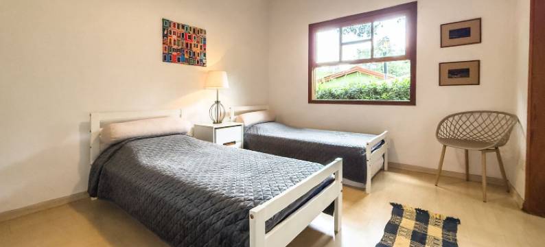 私人泳池与自然环境的别墅 – 格兰哈维亚纳，圣保罗(Casa na Granja Viana em Frente à Reserva Ambiental)图片