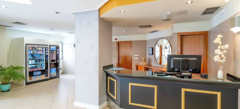 埃尔切康铂饭店(Hotel Yit Ciudad de Elche)图片