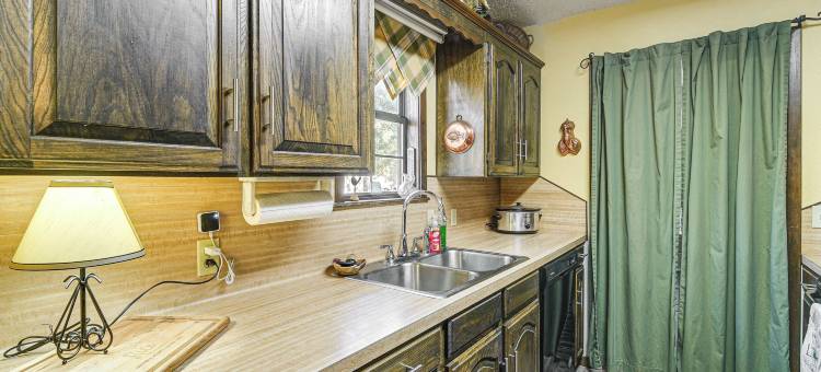 卡纳克湖畔之家：甲板、烧烤架和火坑(Lakefront Home: Deck, Grills & Fire Pit in Karnack)图片