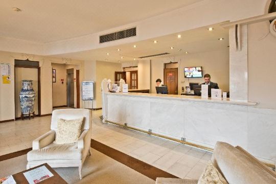Golden Tulip Porto Gaia HotelHotel Overview