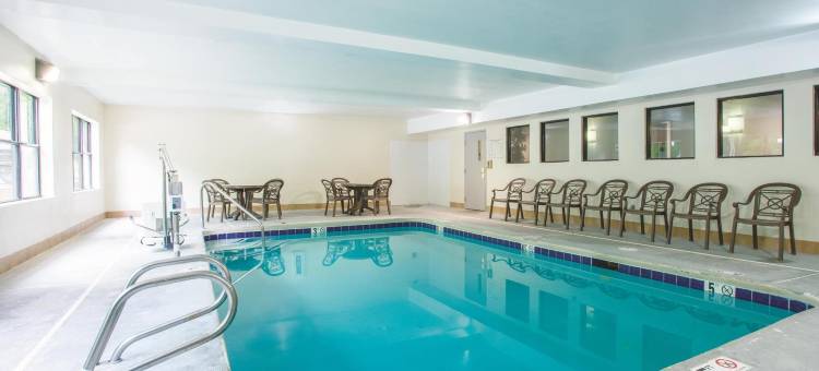 斯内尔维尔石头山拉昆塔温德姆套房酒店(La Quinta Inn & Suites by Wyndham Snellville-Stone Mountain)图片